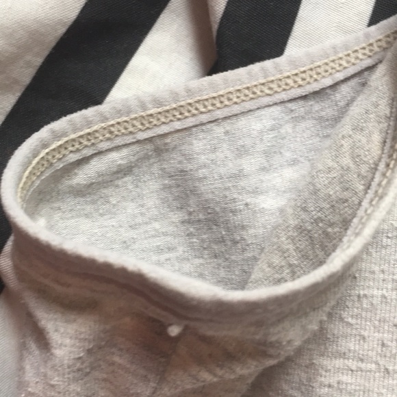 ❤︎𝚐𝚛𝚊𝚢 𝚝𝚊𝚗𝚔❤︎ - Picture 3 of 5